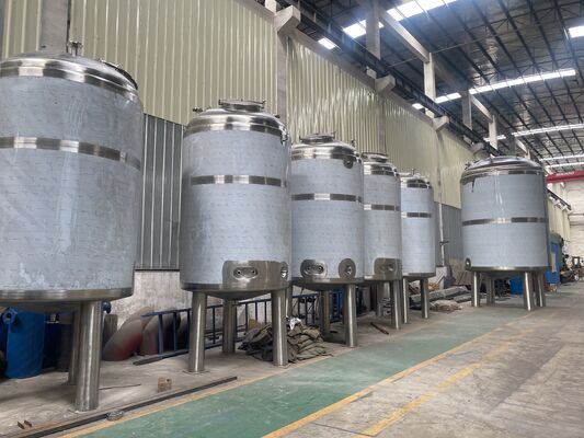 خزان معالجة المياه بهيكل SS304 مع تلميع مرآة وستانلس ستيل